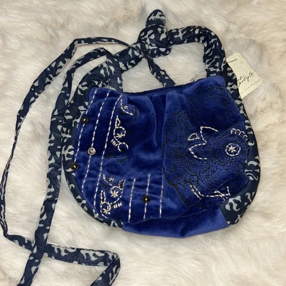 Free people Aria Mini Velvet Bag - Picture 8 of 12